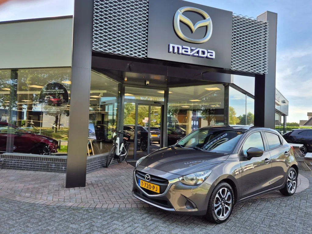 Mazda 2 (2018) — foto 1