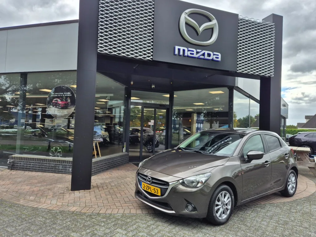 Mazda 2 (2015) — foto 1