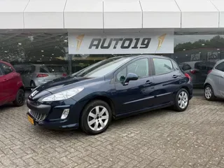 Peugeot 308 (2009) — foto 1
