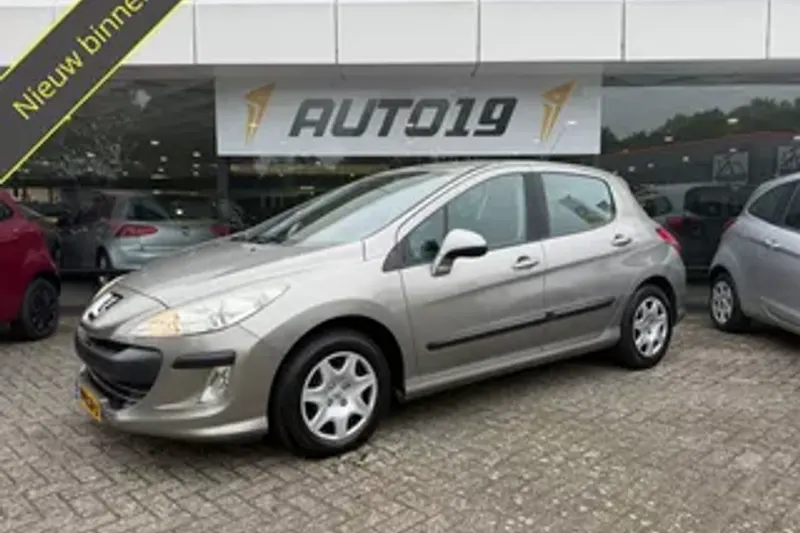 Peugeot 308 (2010)