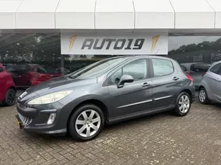 Peugeot 308 (2010) — foto 1