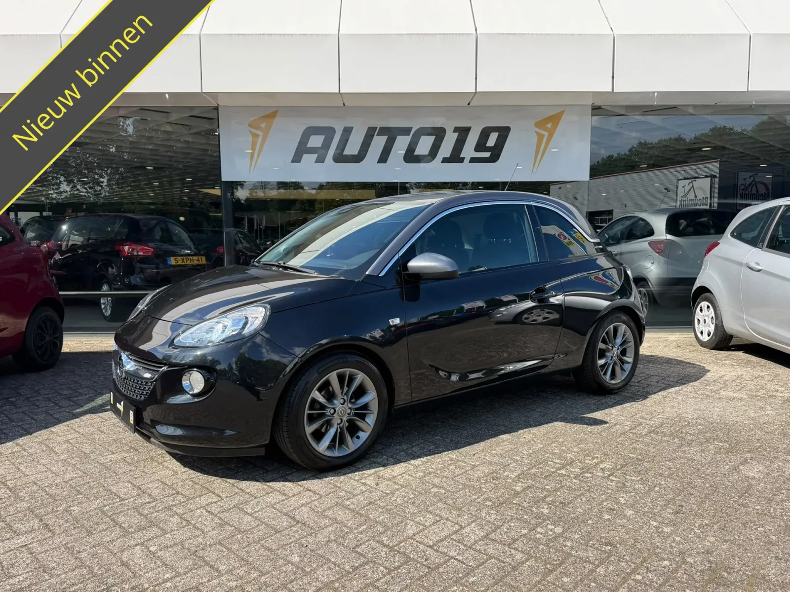Opel Adam (2015) — foto 1