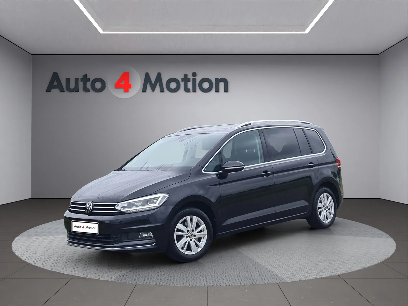 Volkswagen Touran (2021) — foto 1