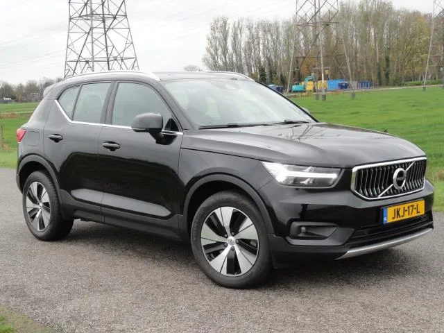 Volvo XC40 (2021) — foto 1