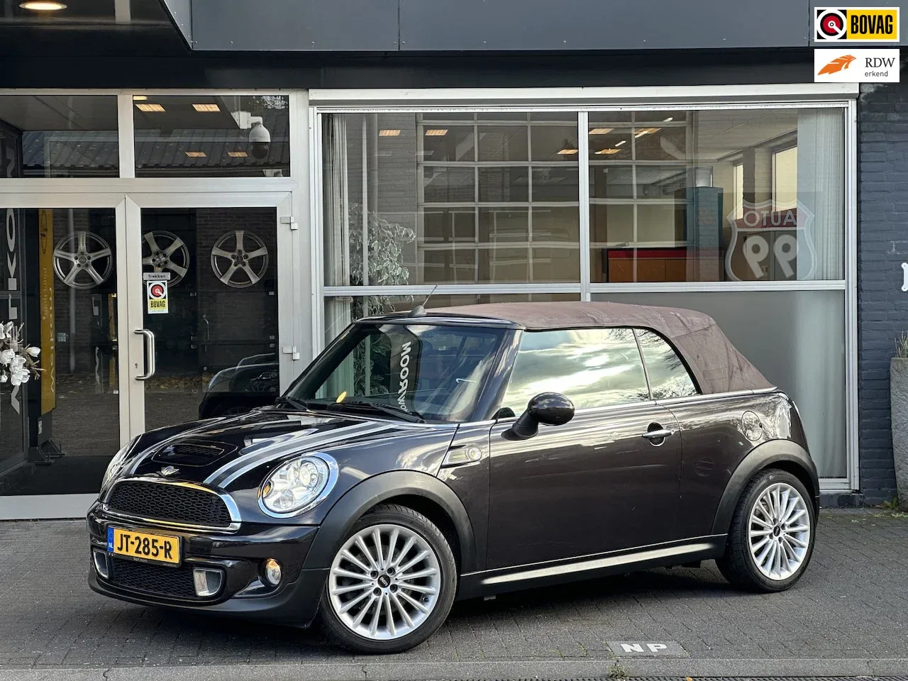 MINI Cabrio (2012) — foto 1