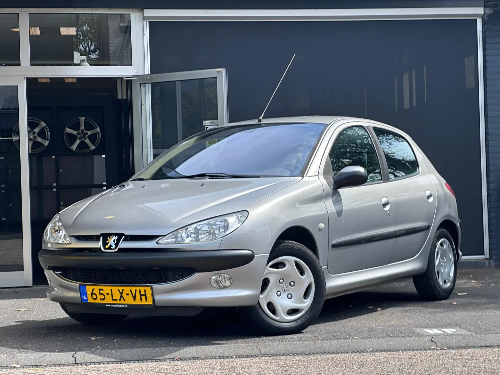 Peugeot 206 (2003) — foto 1