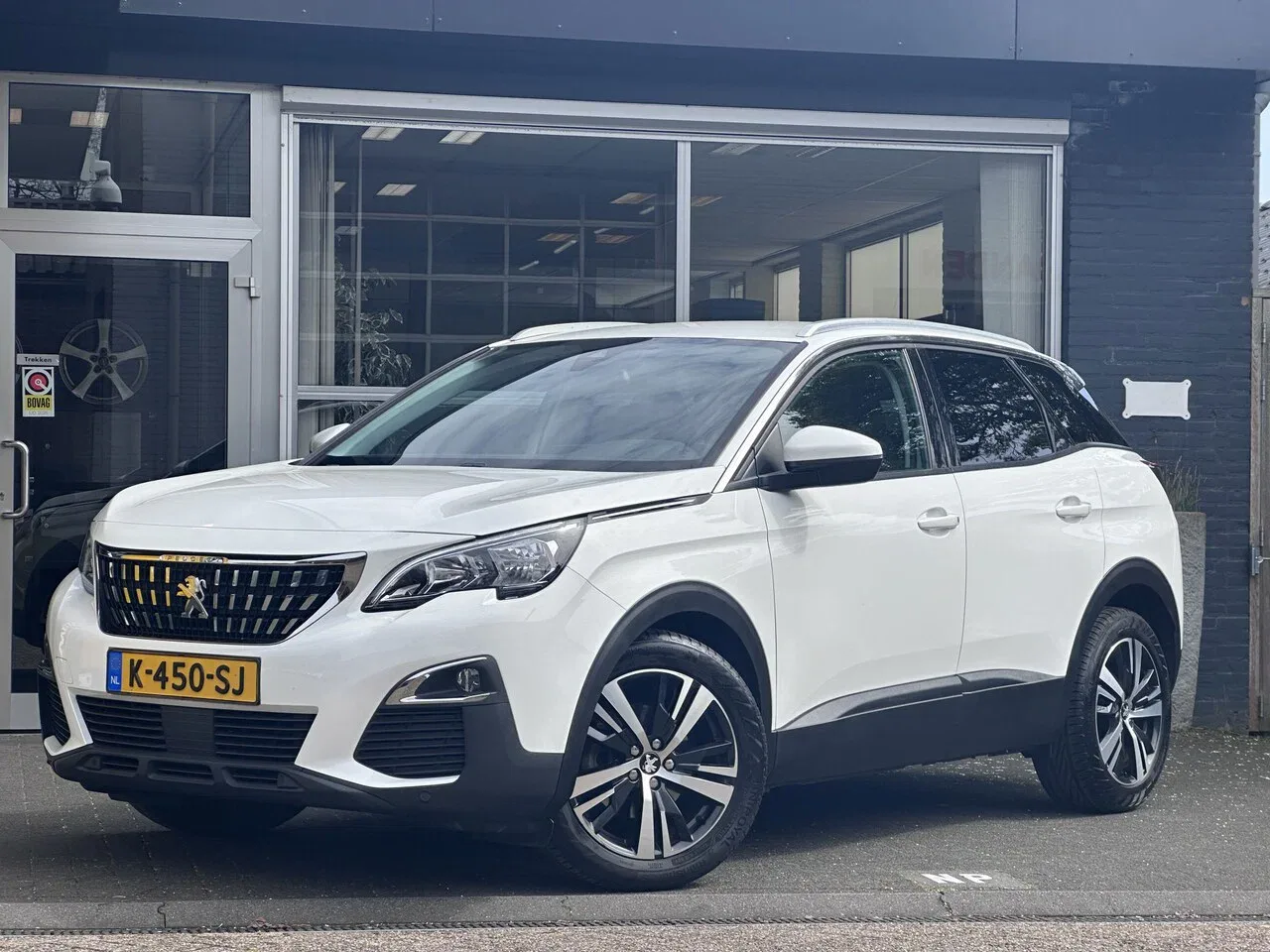 Peugeot 3008 (2017) — foto 1