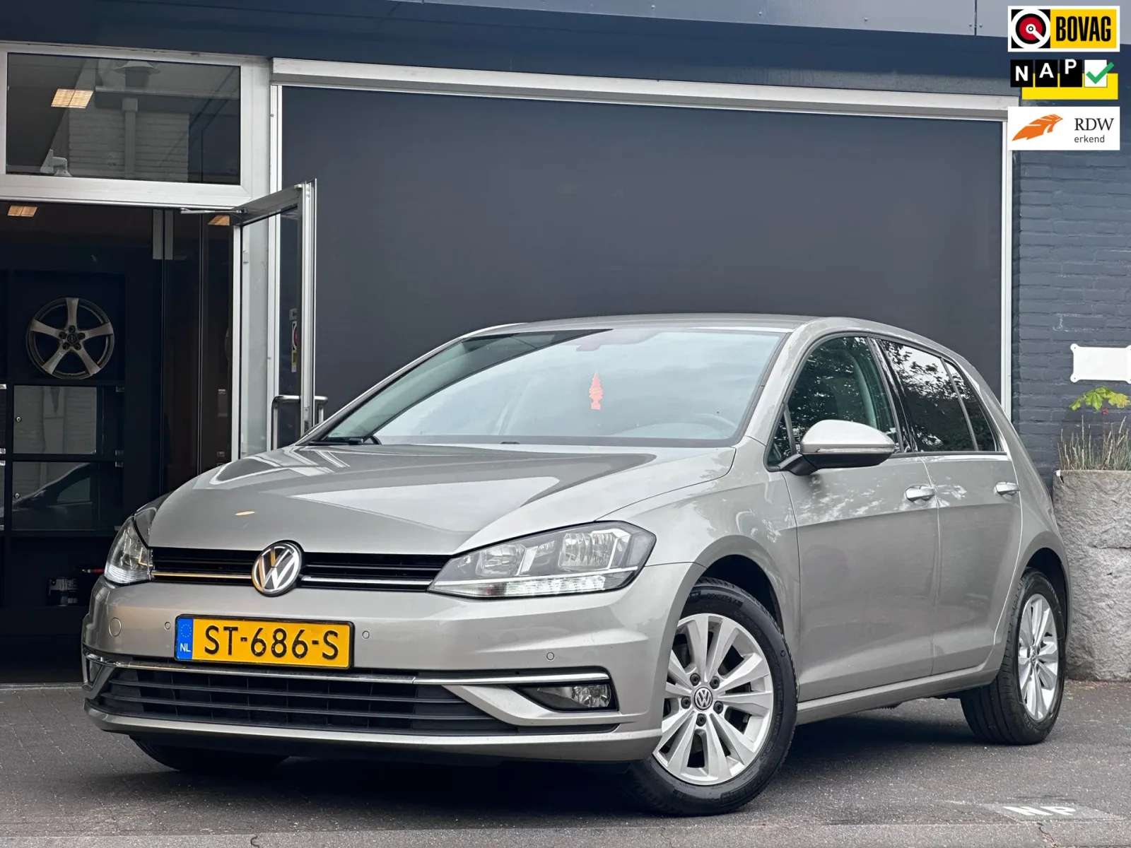 Volkswagen Golf (2018) — foto 1