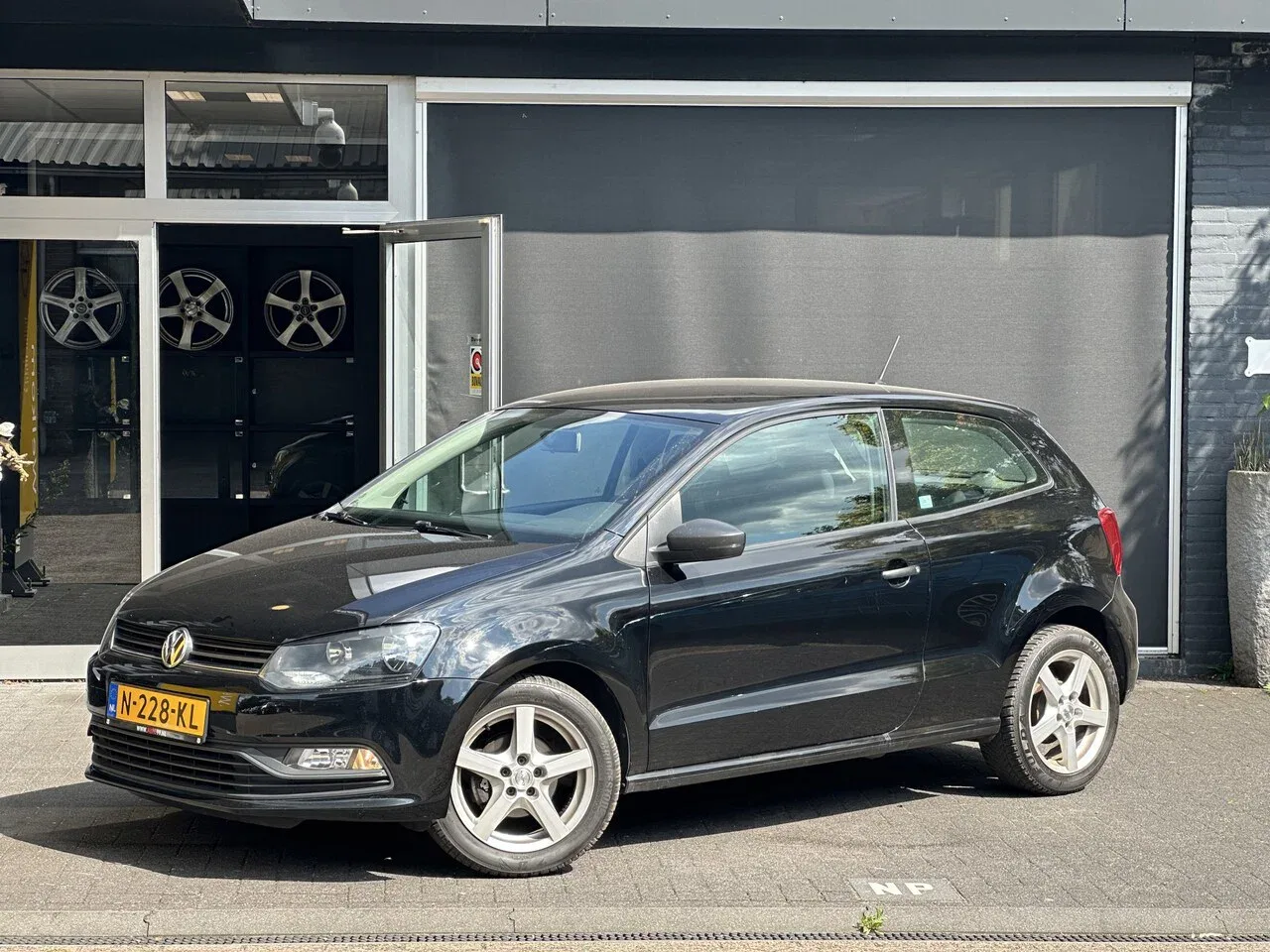 Volkswagen Polo (2014) — foto 1
