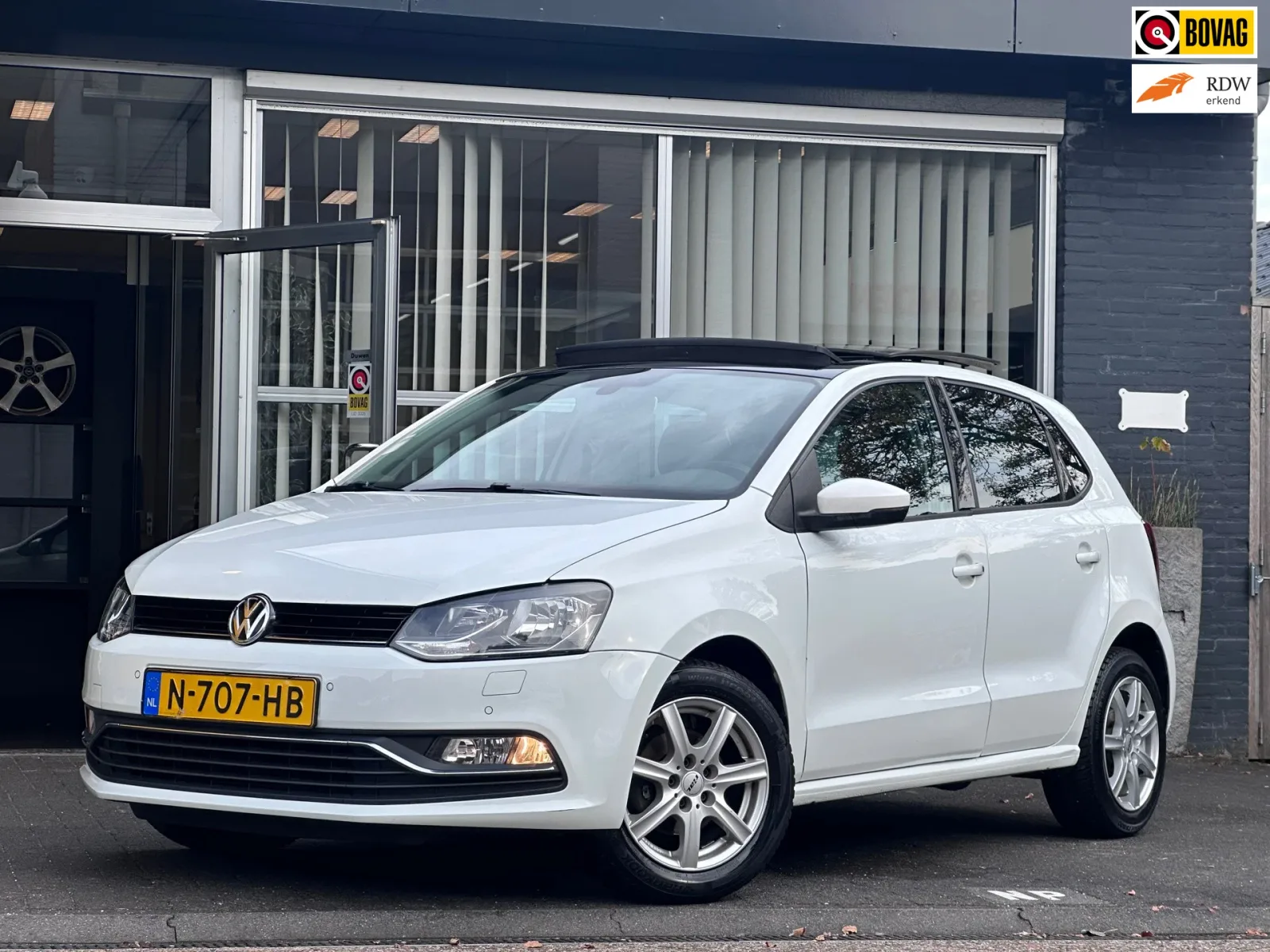Volkswagen Polo (2016) — foto 1
