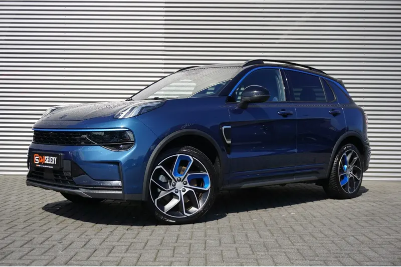 Lynk & Co 01 (2025)