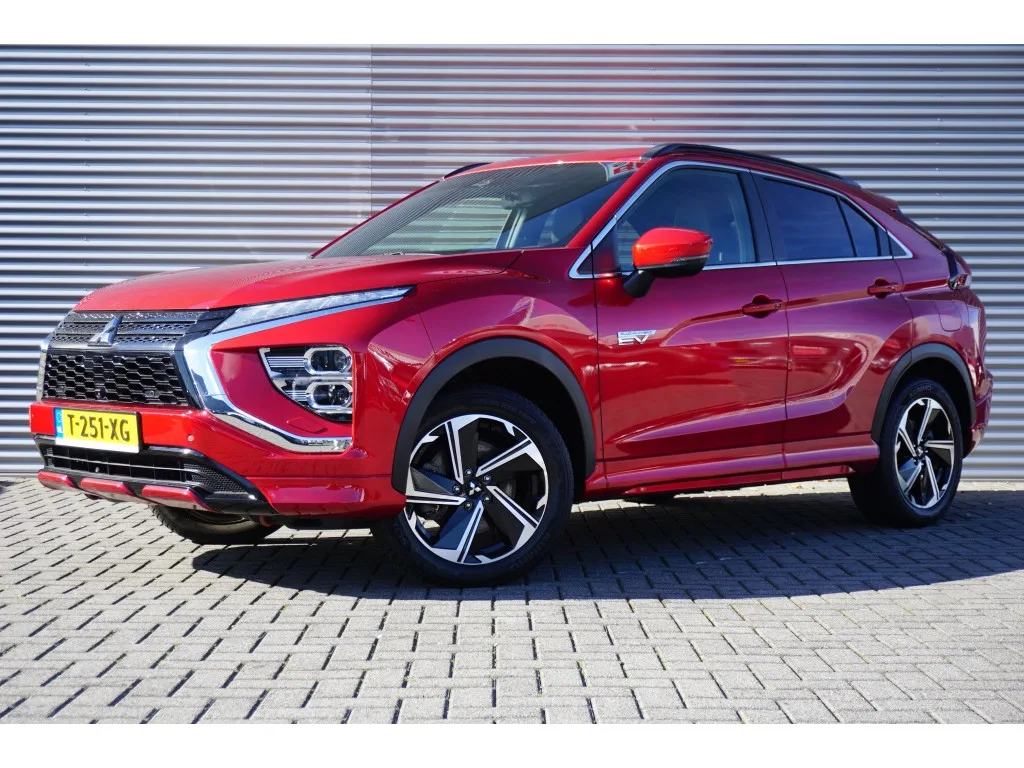Mitsubishi Eclipse Cross (2022) — foto 1