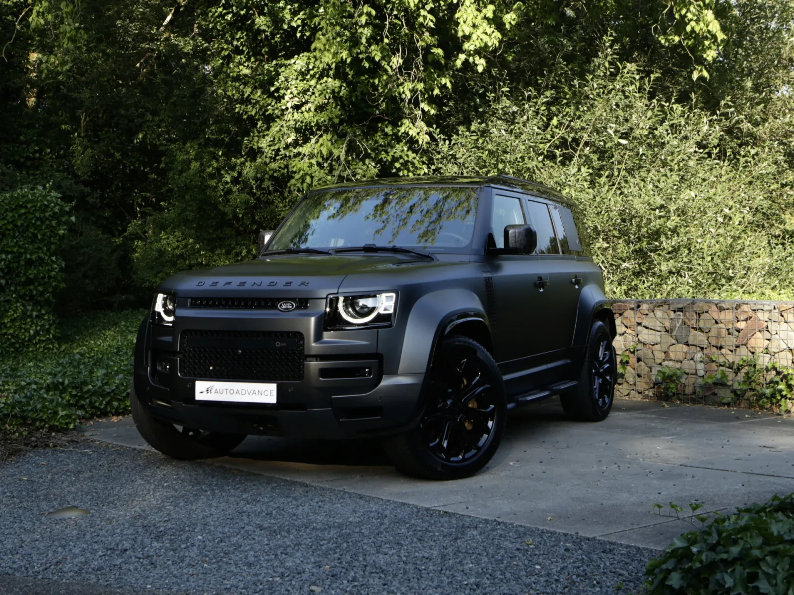 Land Rover Defender (2024) — foto 1