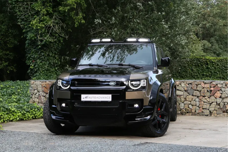 Land Rover Defender (2023)