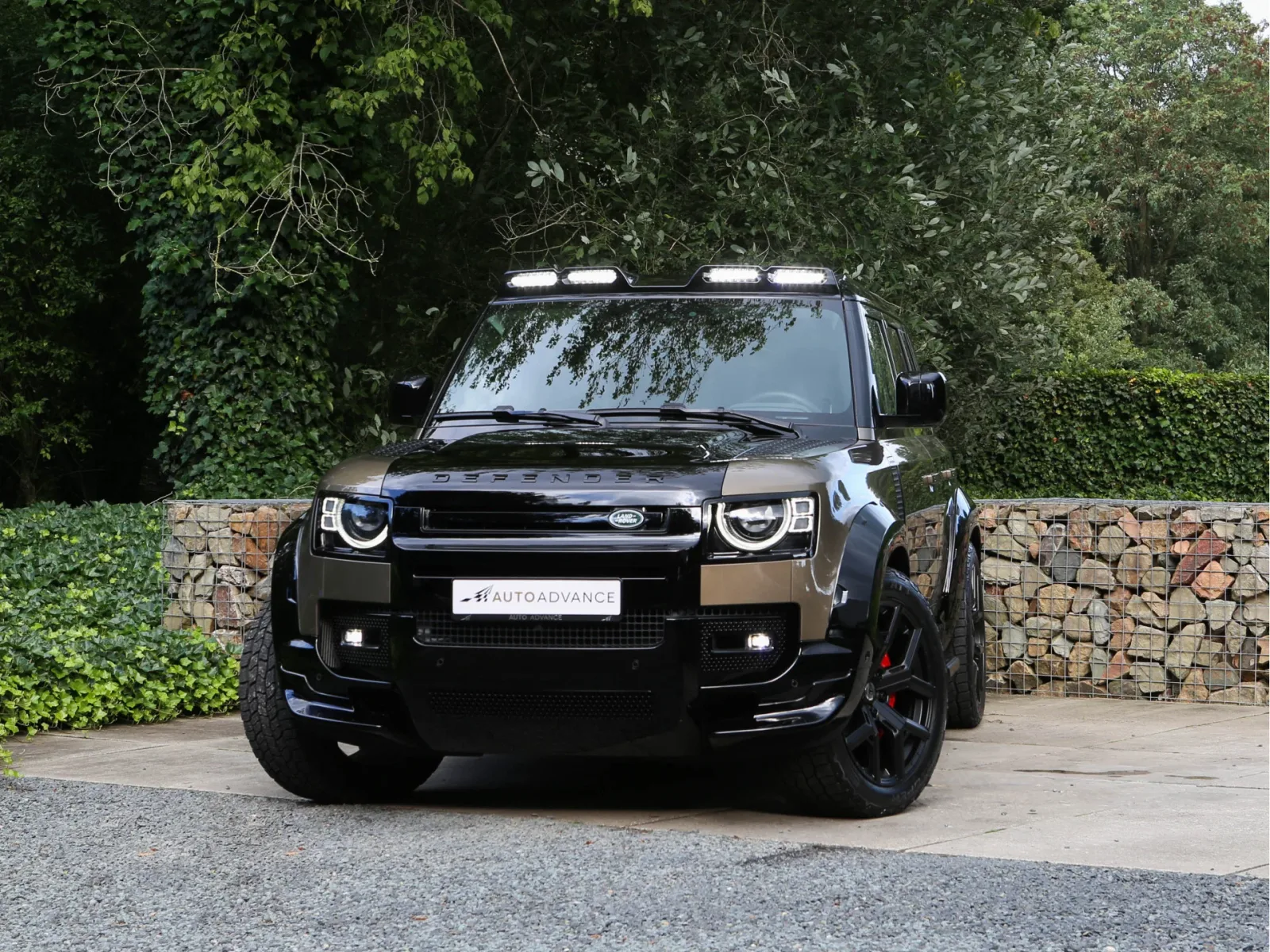 Land Rover Defender (2023) — foto 1