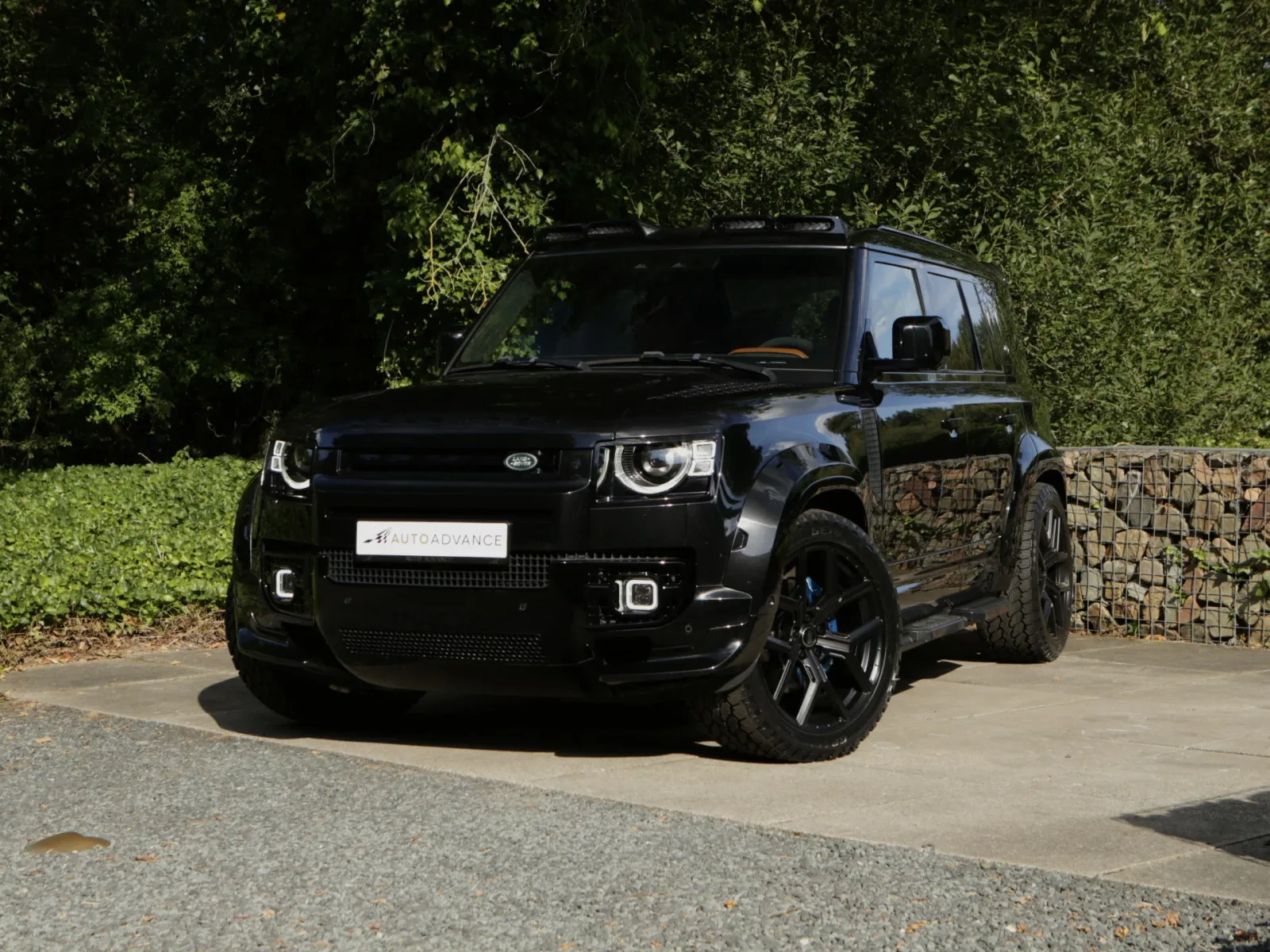 Land Rover Defender (2021) — foto 1