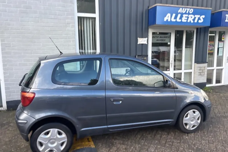 Toyota Yaris (2005)