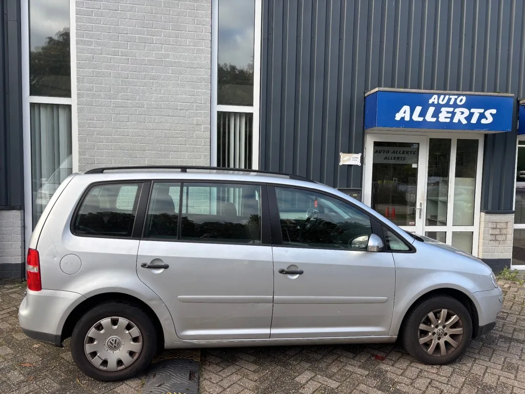 Volkswagen Touran (2005) — foto 1
