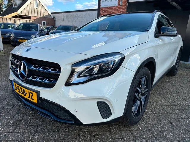 Mercedes-Benz GLA (2017) — foto 1
