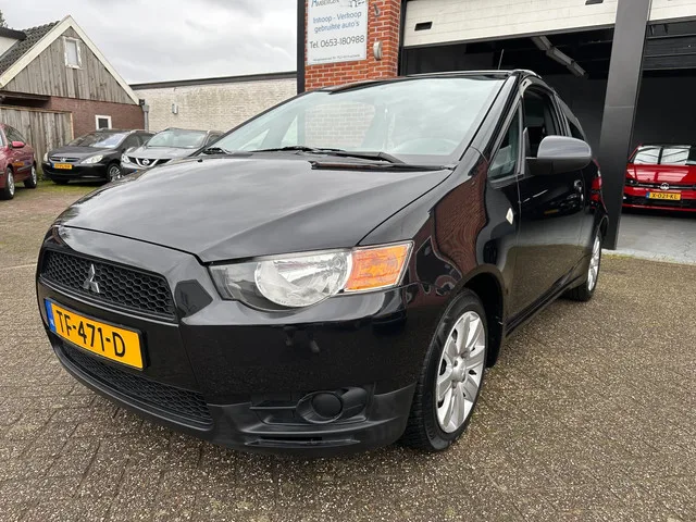 Mitsubishi Colt (2012) — foto 1