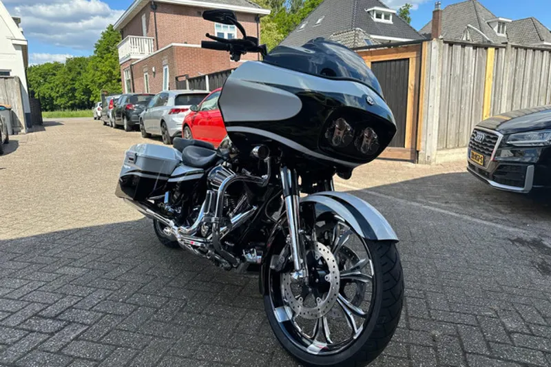 Harley-Davidson Road Glide (2012)