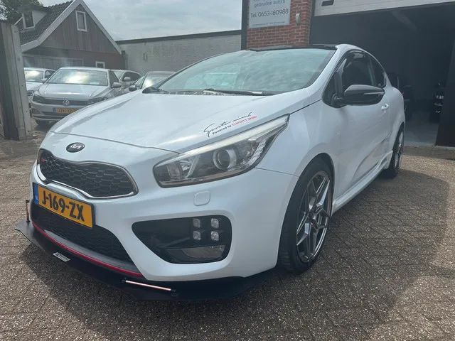 Kia Cee'd (2013) — foto 1