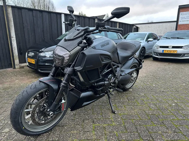 Ducati Diavel (2015) — foto 1