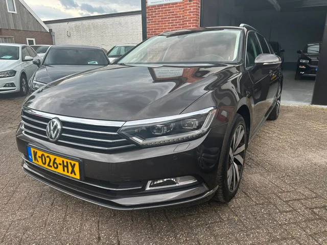Volkswagen Passat (2015) — foto 1