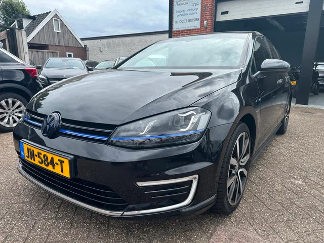 Volkswagen Golf (2015) — foto 1