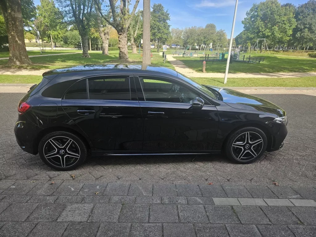 Mercedes-Benz A-Klasse (2020) — foto 1