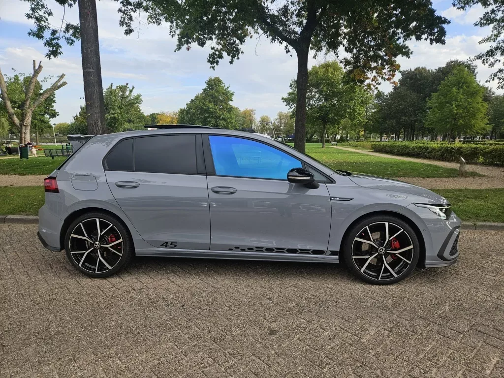 Volkswagen Golf (2023) — foto 1