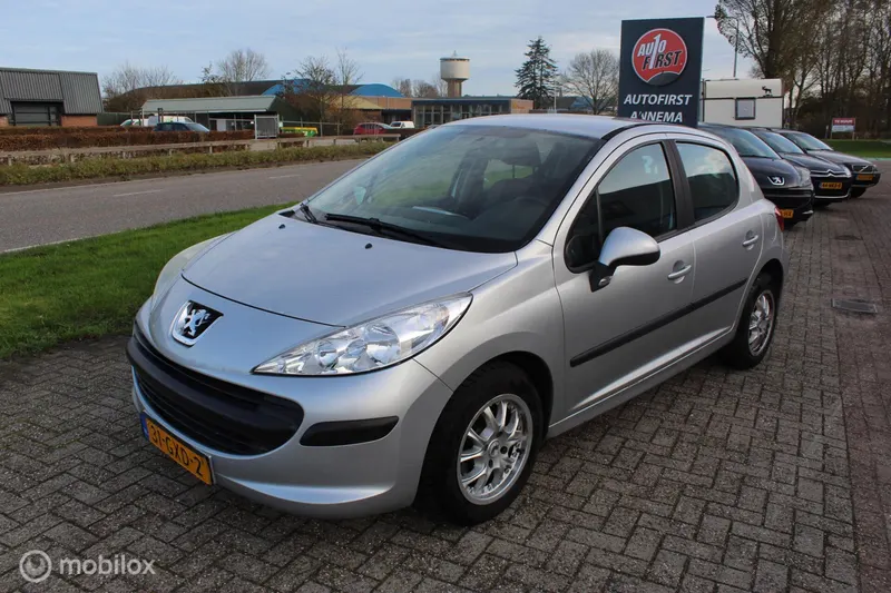 Peugeot 207 (2008)
