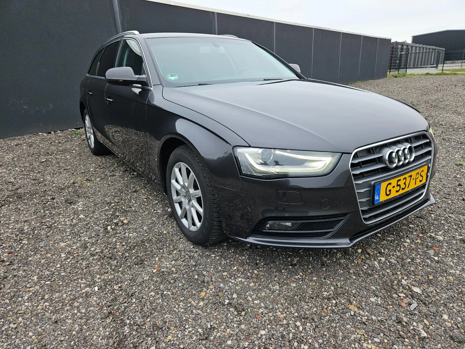Audi A4 (2015) — foto 1
