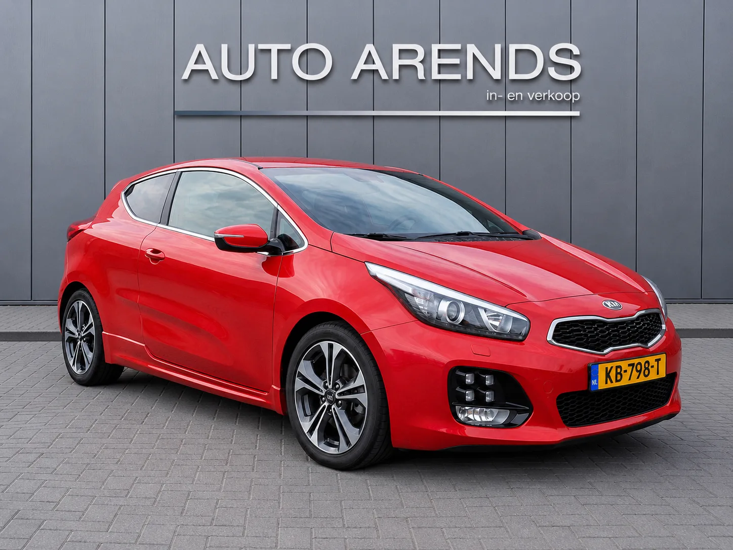 Kia Pro Cee'd (2016) — foto 1