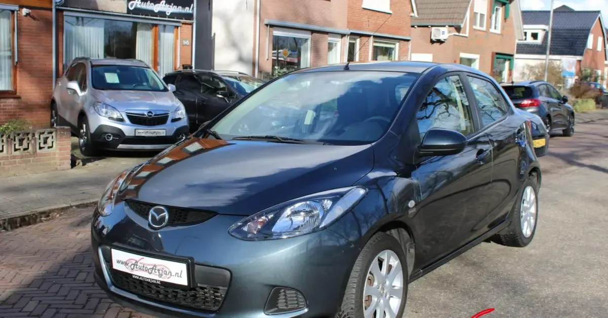 Mazda 2 (2009) — foto 1