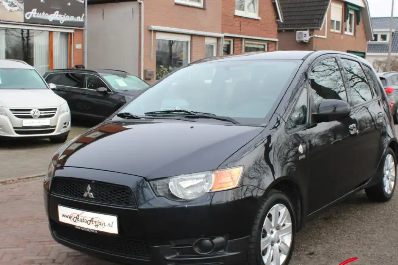 Mitsubishi Colt (2009)