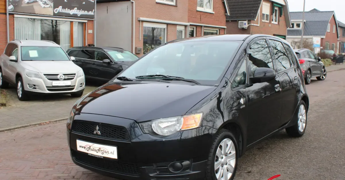 Mitsubishi Colt (2009) — foto 1