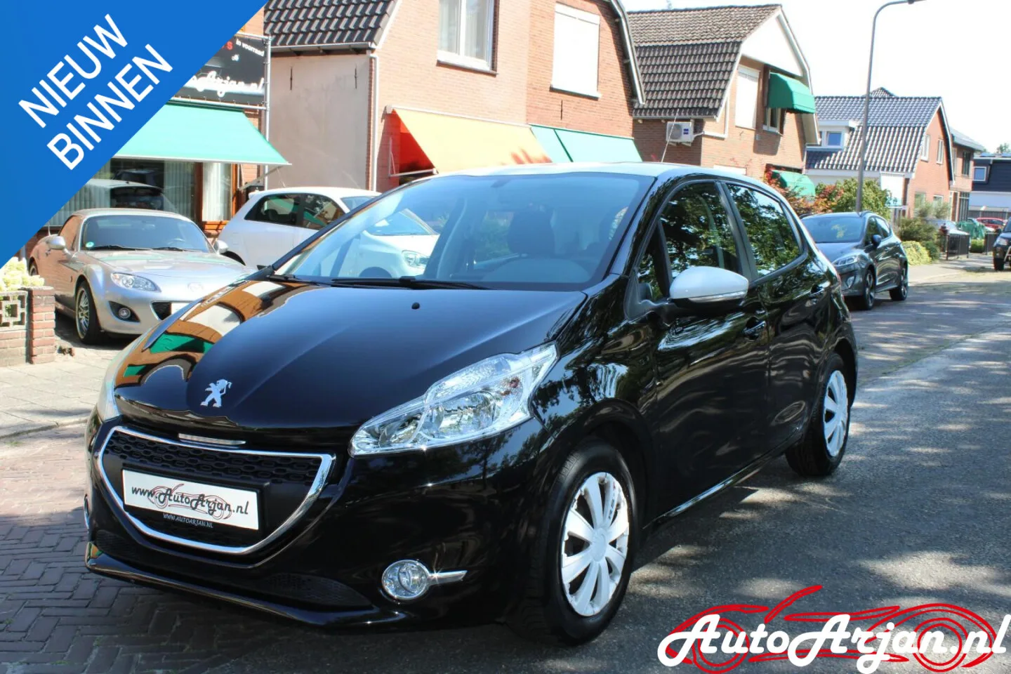 Peugeot 208 (2014) — foto 1