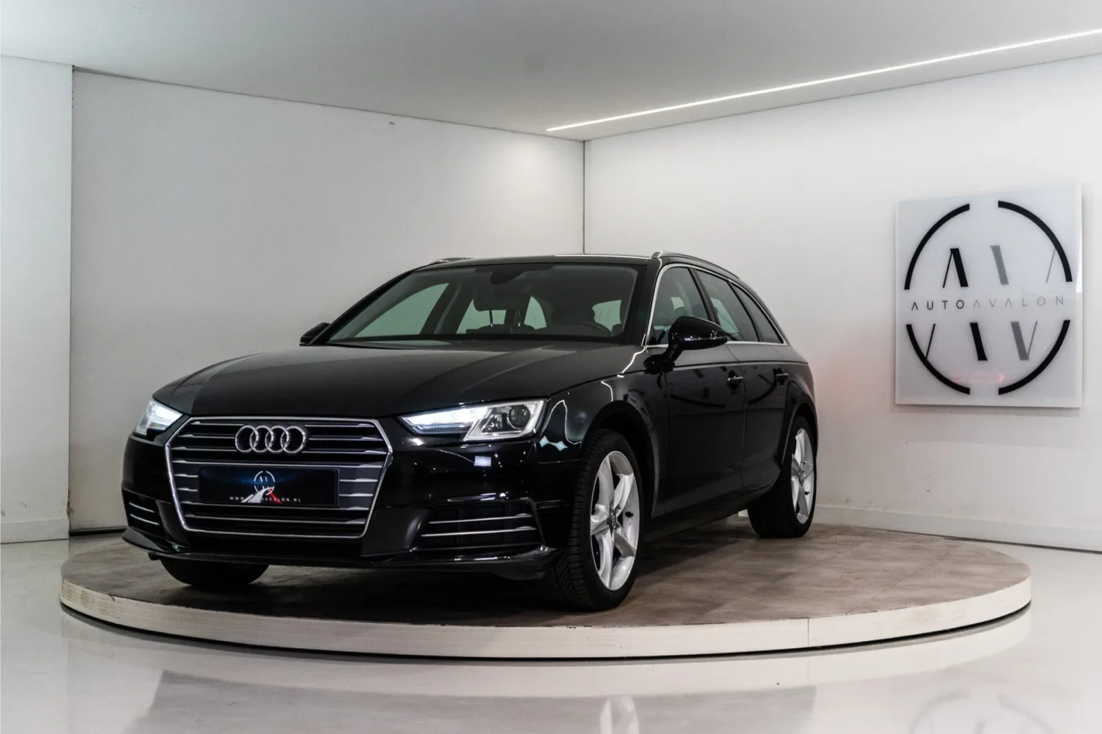 Audi A4 (2018) — foto 1