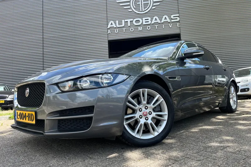 Jaguar XE (2016)
