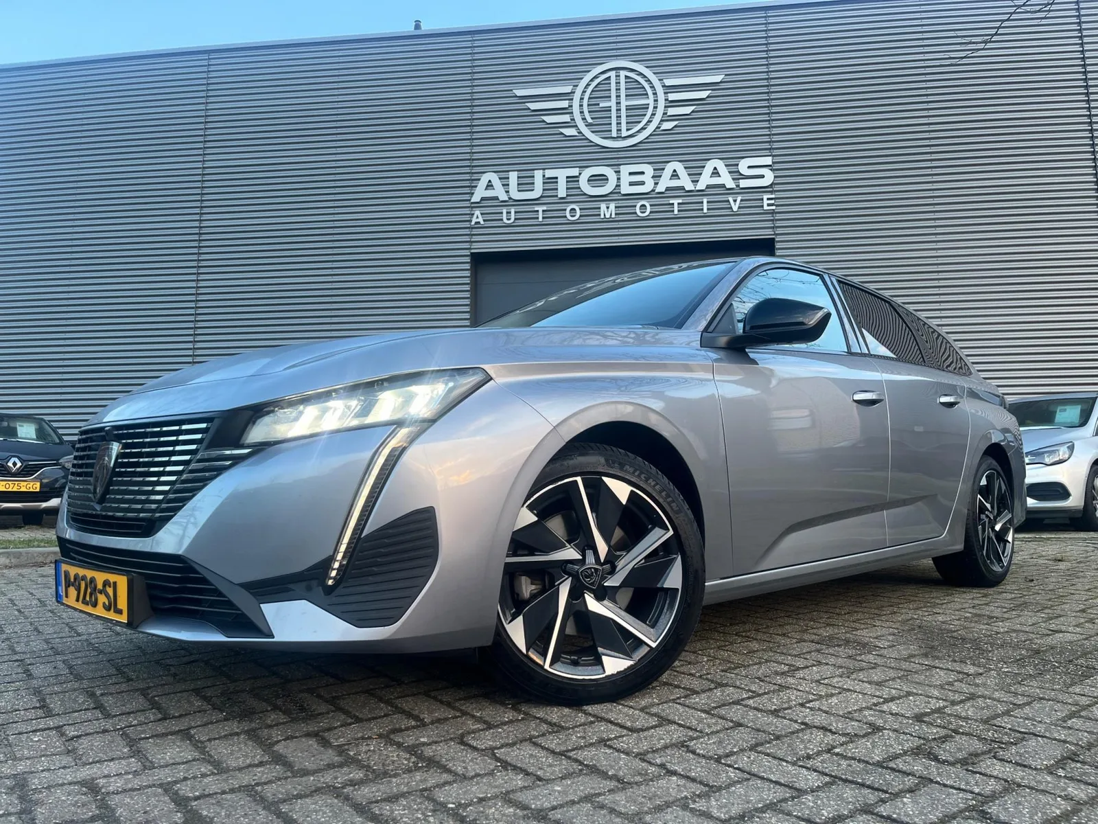 Peugeot 308 (2022) — foto 1