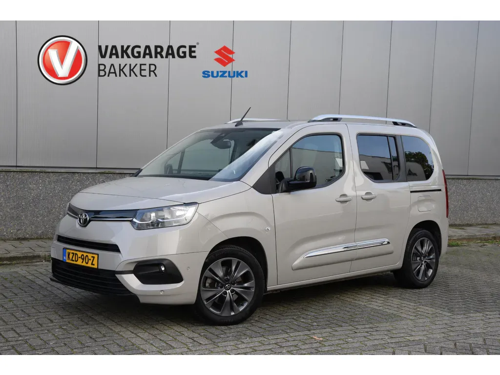 Toyota ProAce City Verso (2022) — foto 1