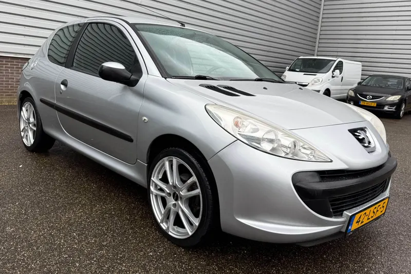 Peugeot 206+ (2010)