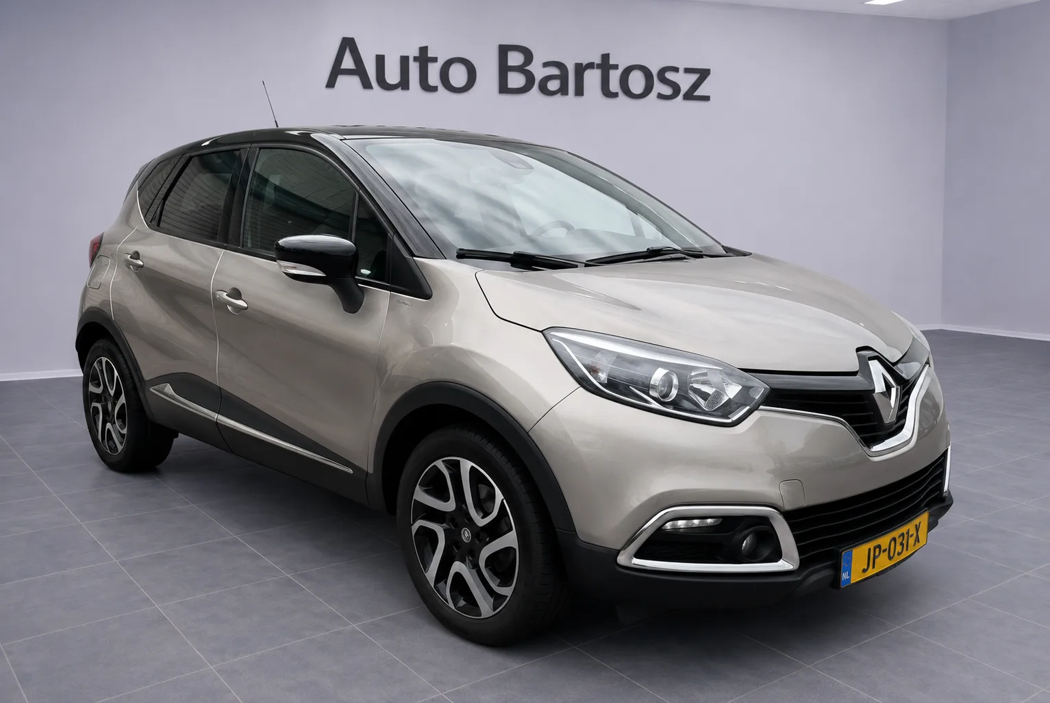 Renault Captur (2016) — foto 1