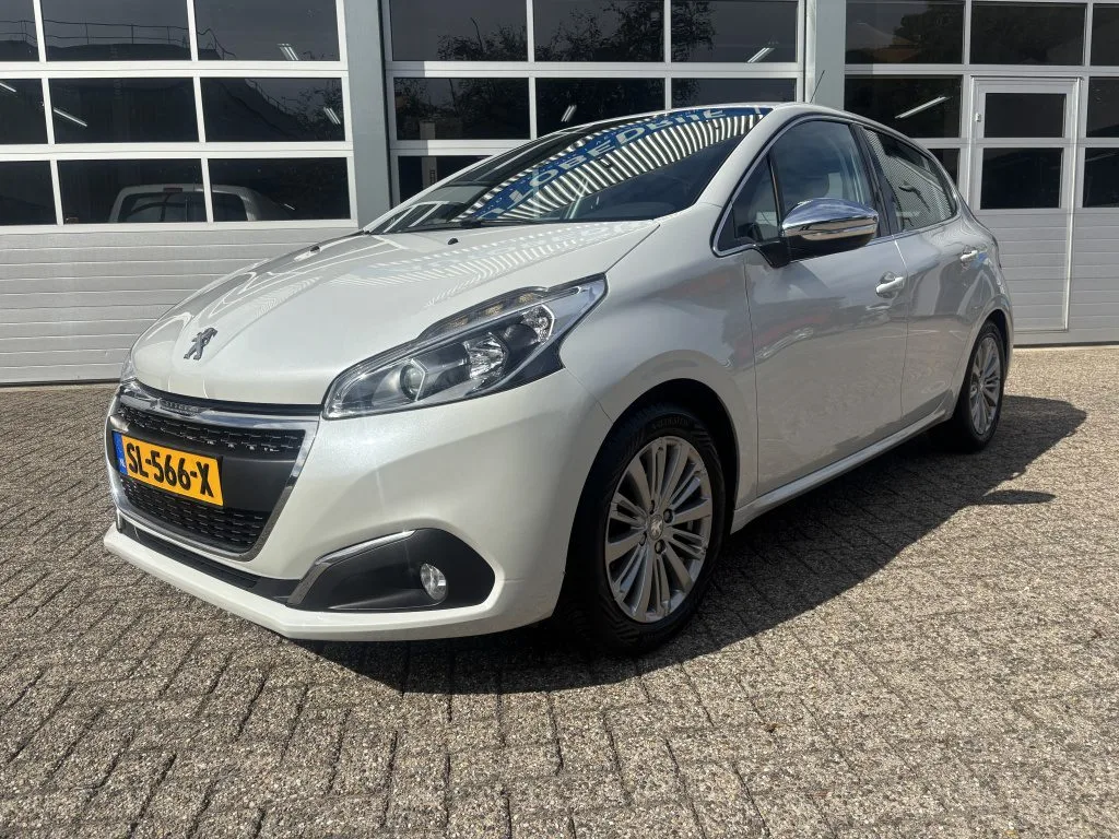 Peugeot 208 (2018) — foto 1
