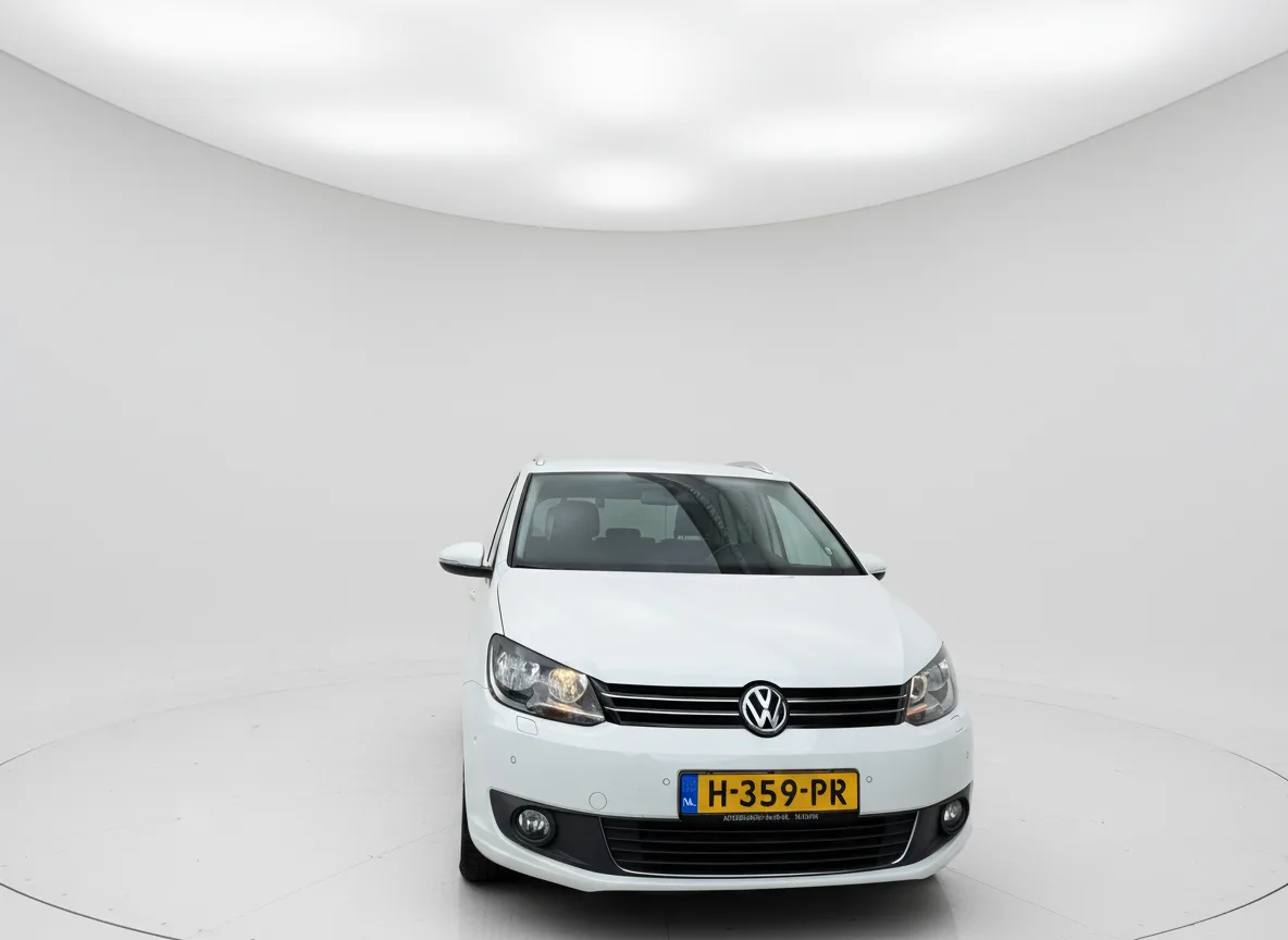 Volkswagen Touran (2015) — foto 1
