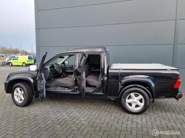Isuzu D-Max (2010) — foto 1