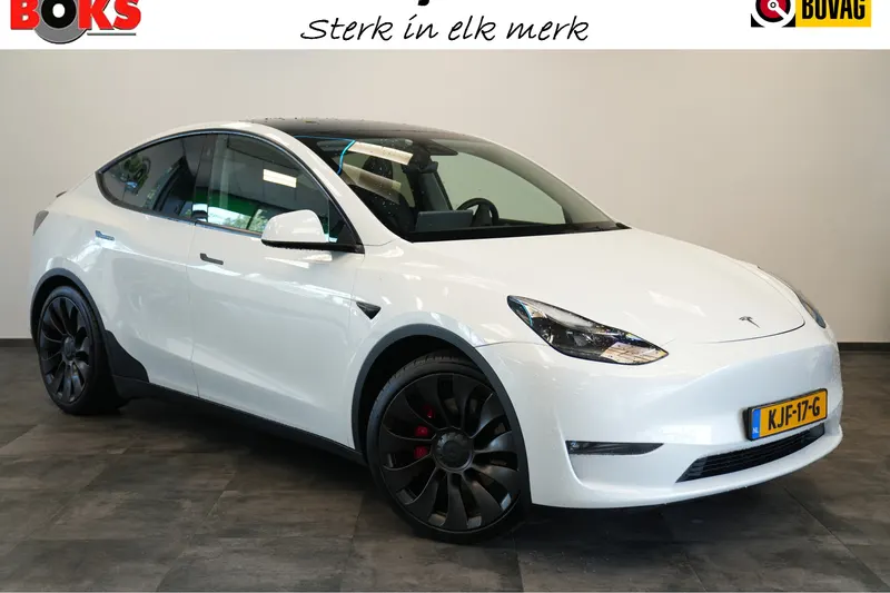 Tesla Model Y (2024)