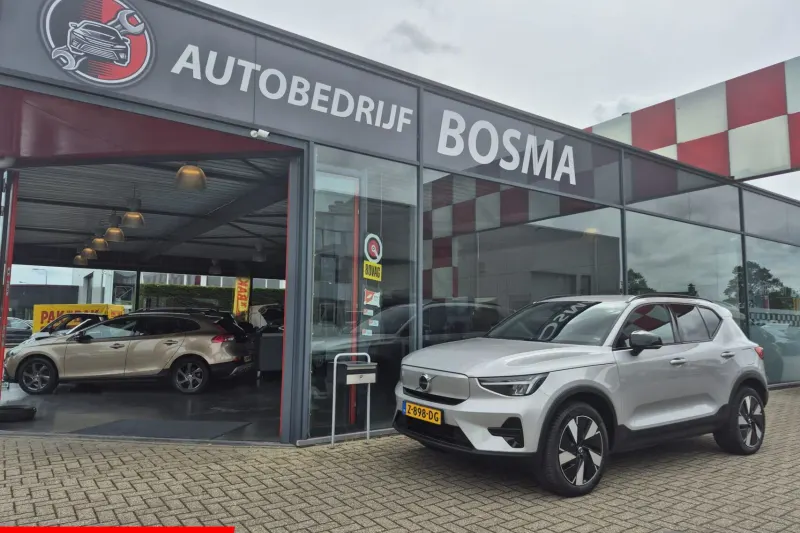 Volvo XC40 (2024)