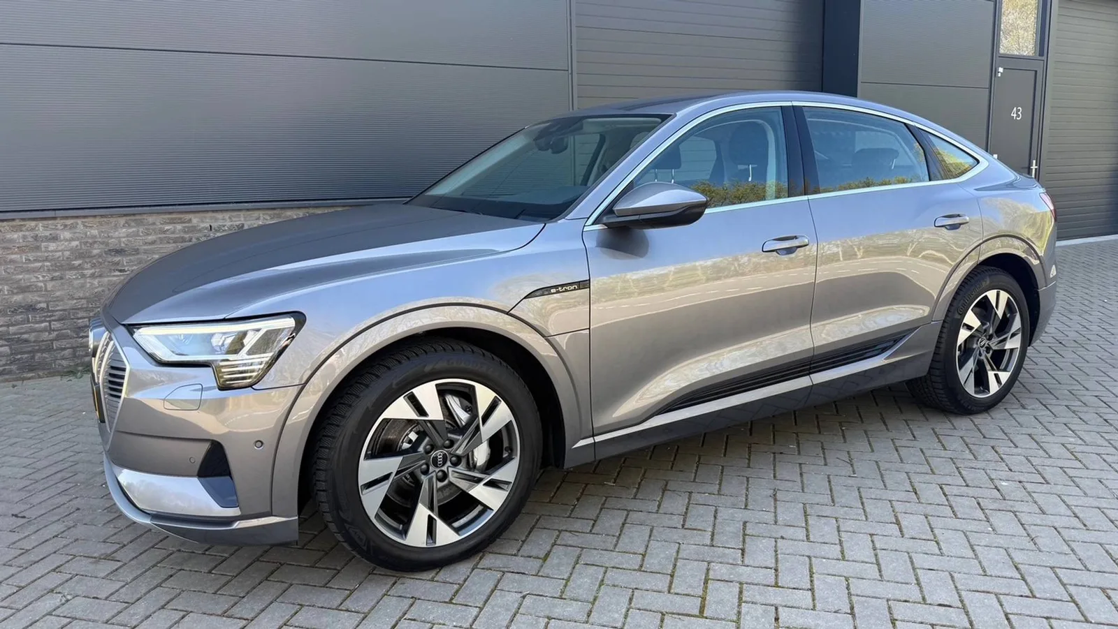 Audi e-tron (2020) — foto 1